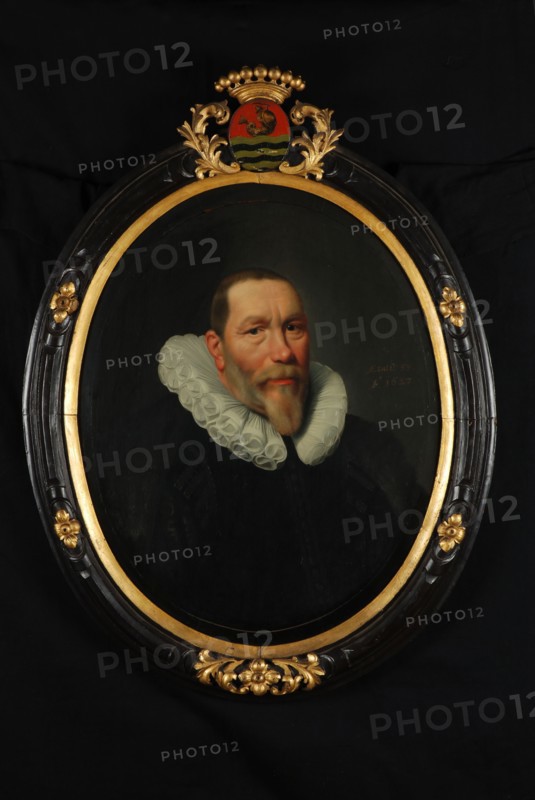 Jan Daemen Cool, Portrait of Gerrit Meeusz. Fishy, portrait painting visual material wood oil, Oval portrait of man representing