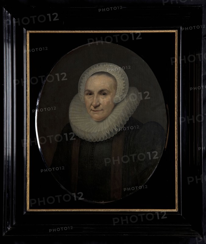 copy after:? Michiel Jansz. van, Oval portrait of Alida van Overschie, portrait painting visual material linen oil painting wood
