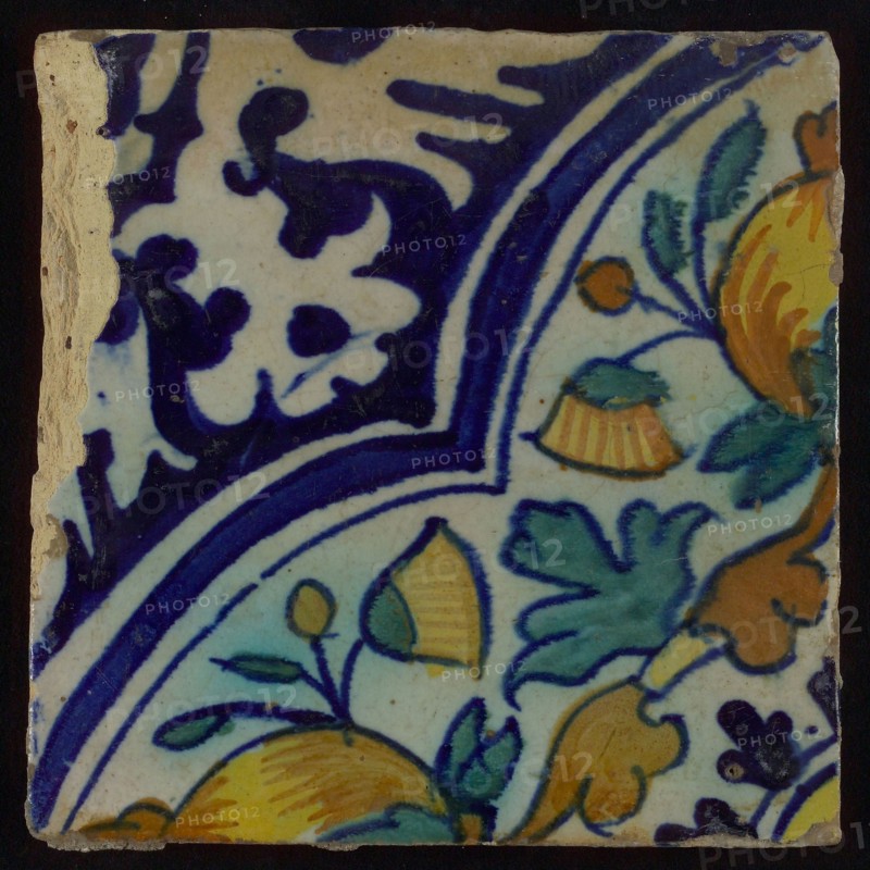 Ornament tile, diagonal ornament in quatrefoil with bows in which orange-apples and flowers, palm corner, corner pattern rosette
