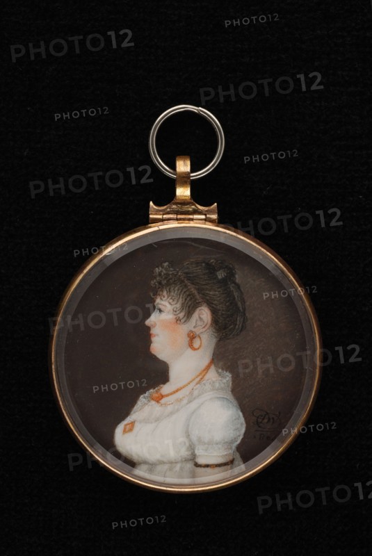 Portrait miniature of an unknown woman, portrait miniature medallion painting sculptures gold ivory paint watercolor glass ivory