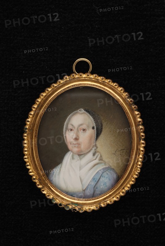 Leonardus Temminck, Portrait miniature of an elderly woman, portrait miniature painting sculpture ivory paint watercolor ivory