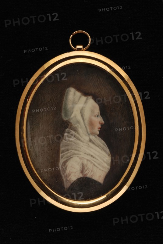 Portrait miniature of woman, portrait miniature medallion painting visual material wood ivory paint watercolor ivory medium