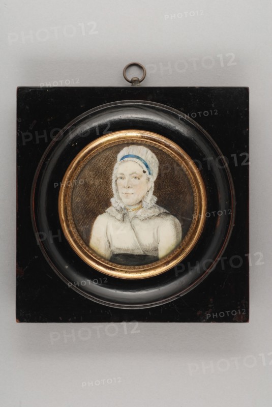 Portrait miniature of woman, portrait miniature painting sculpture wood ivory paint watercolor ivory medium (day size), Dark