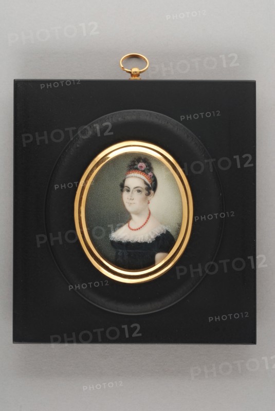 Hendrik van Overklift, Portrait miniature of woman, portrait miniature painting sculpture ivory paint watercolor ivory backing