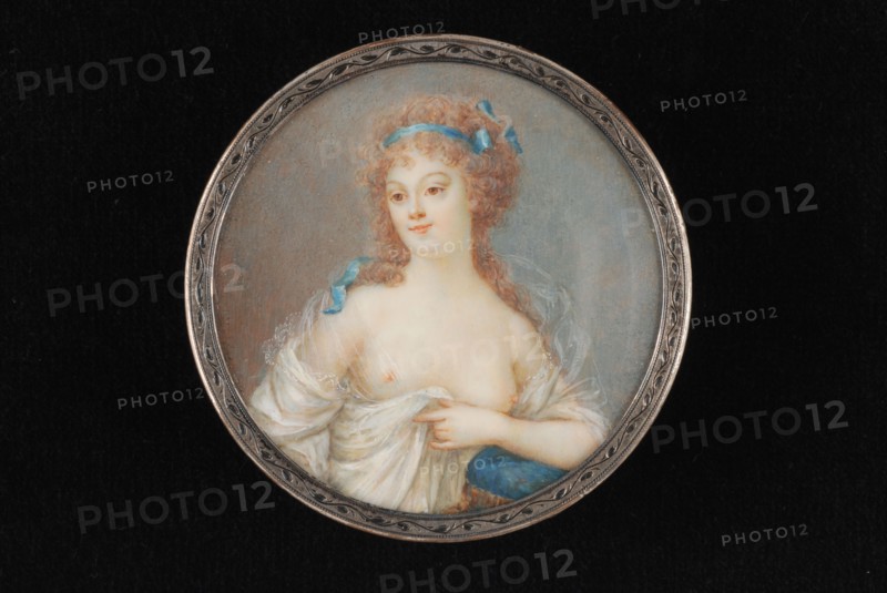 Snuffbox with portrait of woman, snuffbox holder metal silver turtle leg tooth ivory paint watercolor ivory backing (day size