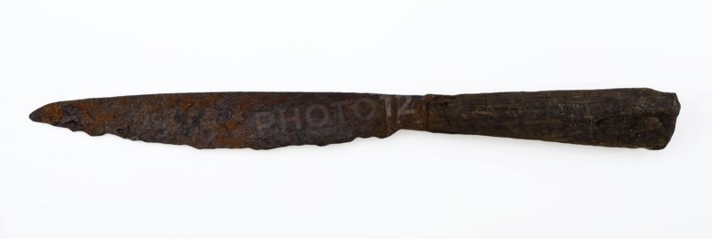 Knife with wooden handle with oval cross-section, knife cutlery ground find iron wood metal, Blade with forged lifting guard