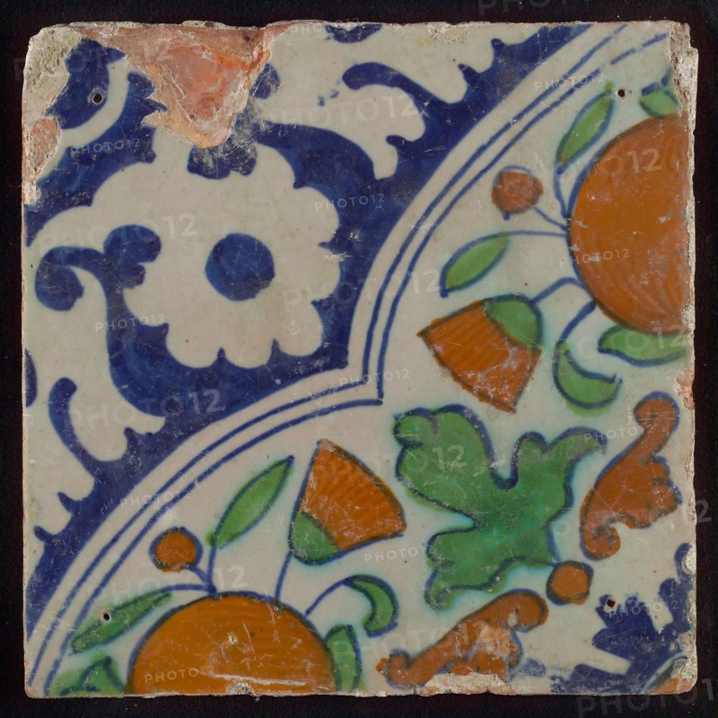 Ornament tile, diagonal ornament in quatrefoil with bows in which orange-apples and flowers, palm corner, corner pattern rosette