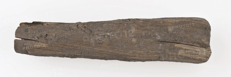Rectangular wooden knife lift, has knife cutlery soil find iron wood metal, Raises rectangular in cross-section tapered