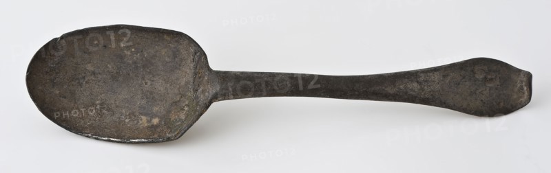 Hendrick van Duyveland (?), Spoon with elongated oval bowl and flat handle with pointed end, spoon cutlery soil find tin metal