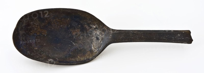 Spoon with elongated, oval bowl and hexagonal handle, spoon cutlery soil find tin metal, cast Elongated oval box rat tail