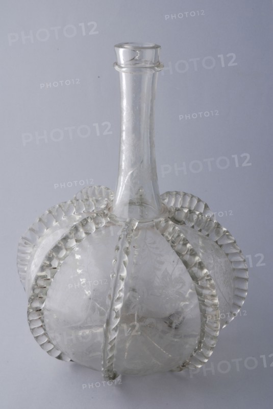 Bulbous ornamental bottle, decanter engraved with grape vines, peacocks, butterflies and flowers, bottle holder glass, free