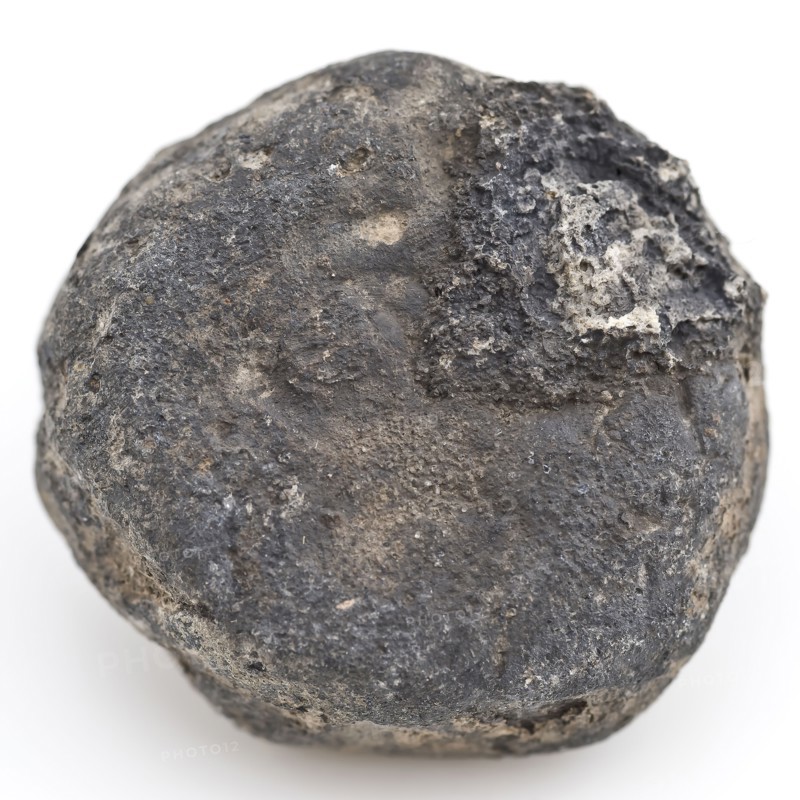 Thick lead disk, possibly weight, weight? disc soil find lead metal, gram cast Disc shaped irregular shape archaeology Rotterdam