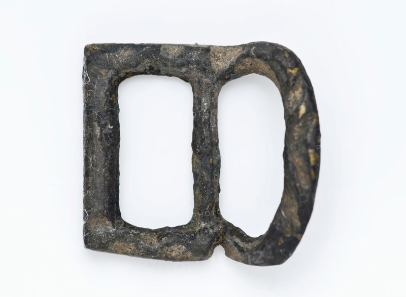 Small metal buckle, decorated frame, rectangular and oval in shape, buckle fastener component ground find copper metal