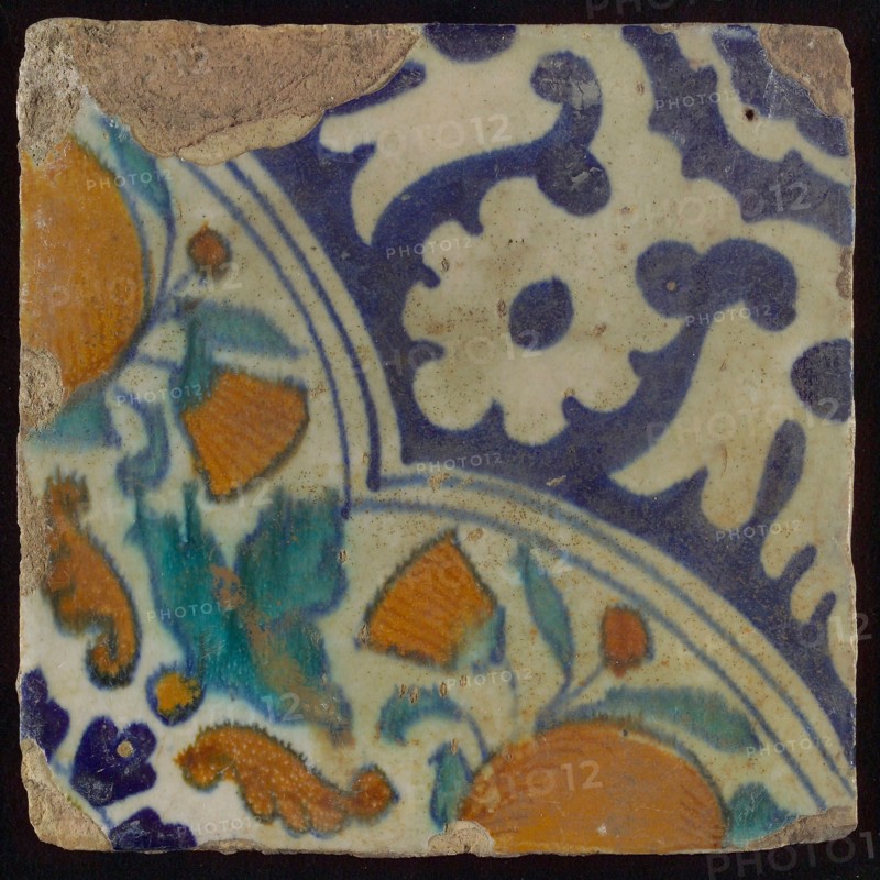 Ornament tile, diagonal ornament in quatrefoil with bows in which orange-apples and flowers, palm corner, corner motif rosette