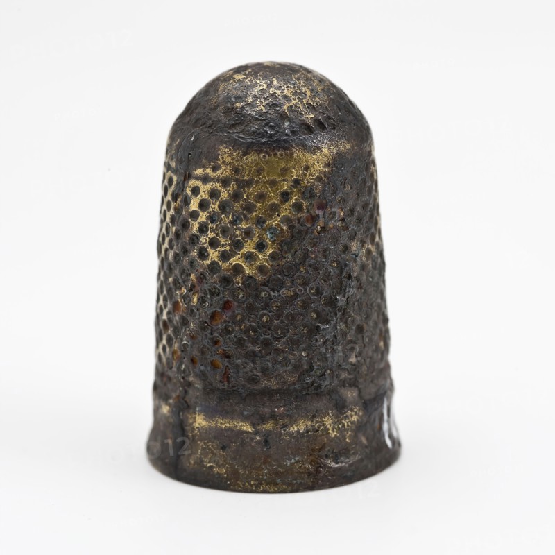 Copper molded thimble with groove at the top, thimble sewing kit soil find copper brass metal, cast Copper molded thimble