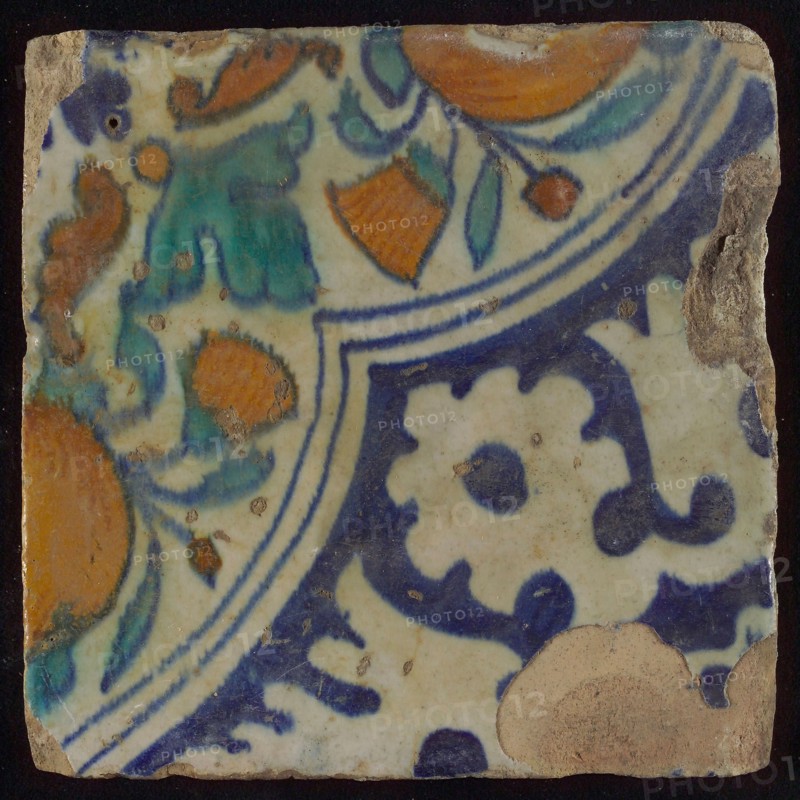 Ornament tile, diagonal ornament in quatrefoil with bows in which orange apples and flowers, palm corner, corner pattern rosette