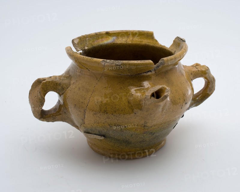 Pottery room pot, spout pot, yellow glazed, on stand, cream pot spout pot crockery holder soil find ceramic earthenware glaze