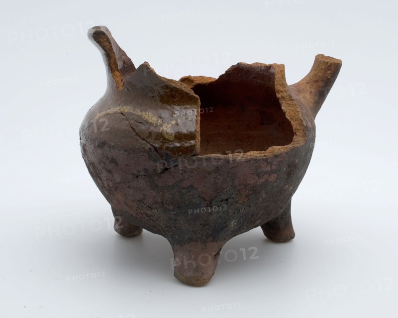 Fragment earthenware cooking jug, grape-model, with silt decoration, grape cooking pot tableware holder utensils earthenware