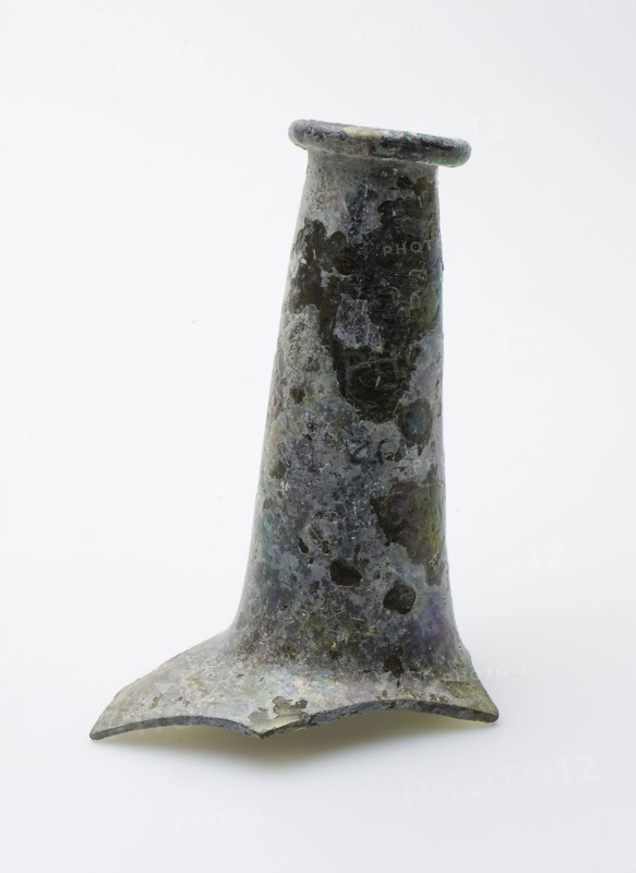 Fragment of shoulder, neck and lip of (medicine?) Bottle, medicine bottle? bottle holder soil find glass, cm - 1.6 cm