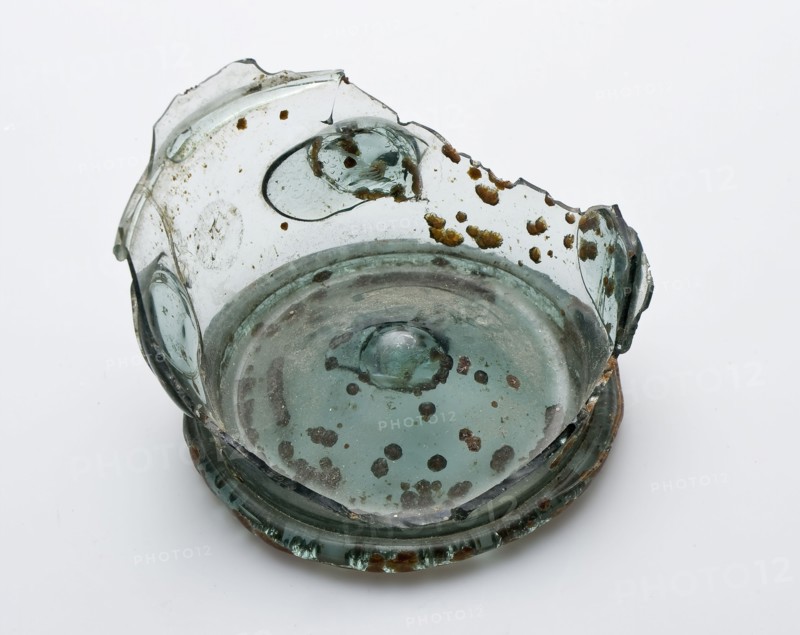 Fragment of foot ring, bottom and wall of birch eggs, berkemeier drinking glass drinking utensils tableware holder soil find