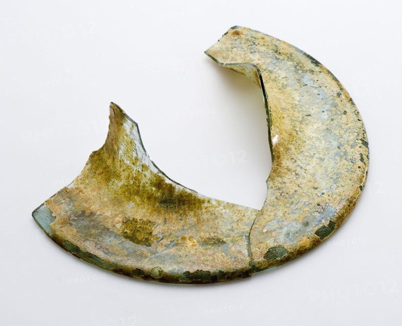 Two fragments of foot of pass glass, drinking cup drinking vessel holder soil find glass forest glass, hand-blown glass