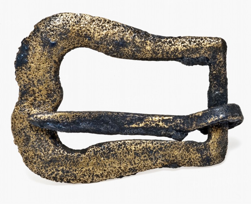 Long-eyed buckle with sting, without middle post, clasp fastener component bottomfound brass metal, cast Elongated clasp D-shape