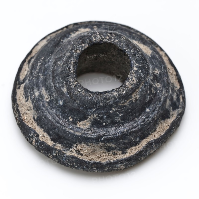 Four lead spinning stones or spinning, spin-free tools equipment soil discovery lead metal largest, cast archeology Rotterdam