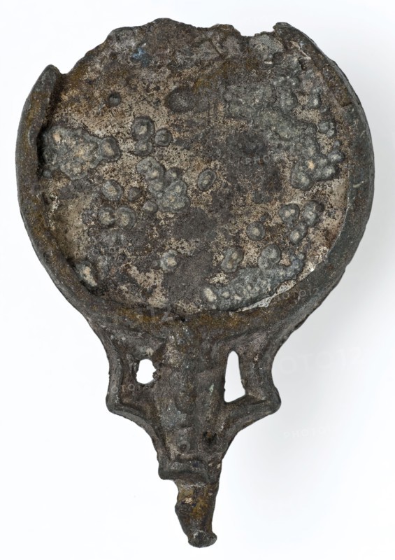 Circular fragment of tin mirror insignia, badge badge pin clothing accessory clothing soil find tin metal, cast Fragment