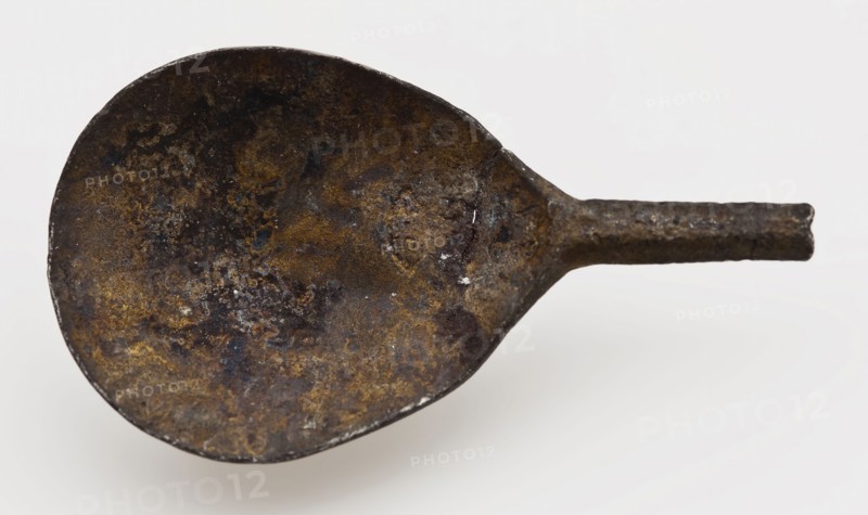 Spoon with fig-shaped container and flattened round stem, small size, spoon cutlery soil find tin metal, Small fig-shaped