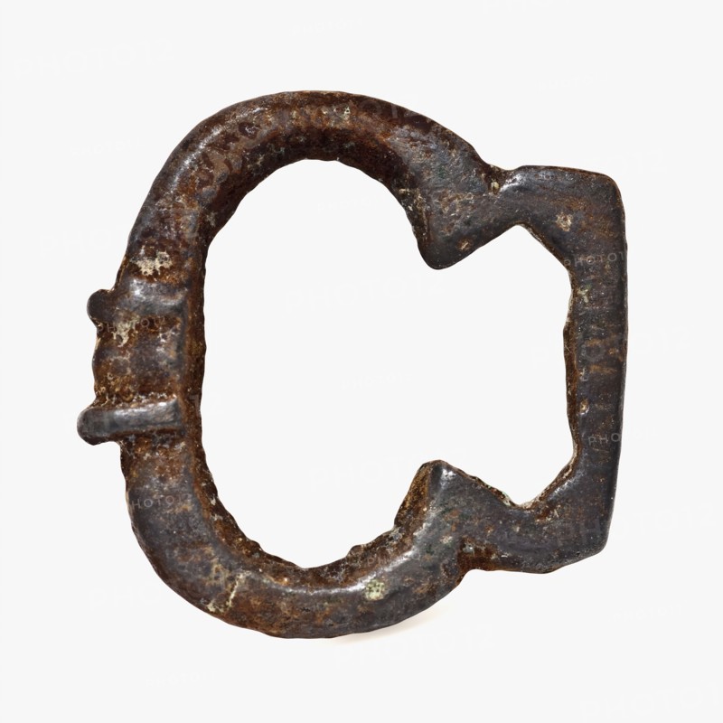 Small copper buckle in the shape of keyhole, clasp fastener component soil found brass copper metal, cast Copper clasp