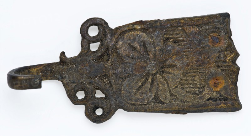 Strap or batter plate with hook and decoration, belt tongue fittings clothing accessories clothing soil find tin copper brass