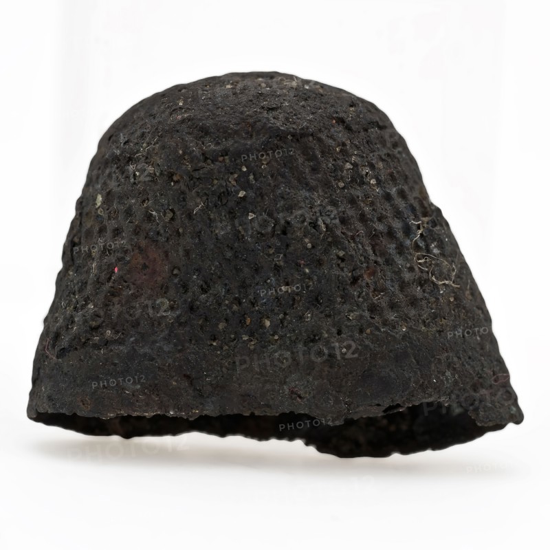Copper thimble, thimble sewing kit soil find copper metal, cast? Copper thimble with wells at the top, merging into the shaft