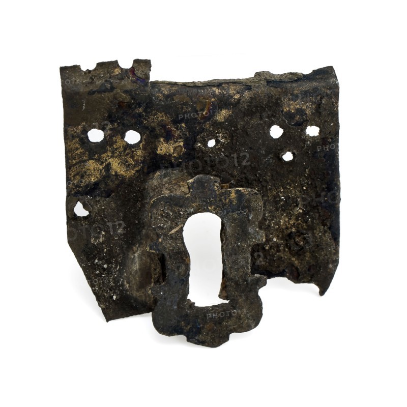 Lock fitting for cupplate or chest, fitting lock closing device soil finding brass metal, Fragment of lock: keyhole plate