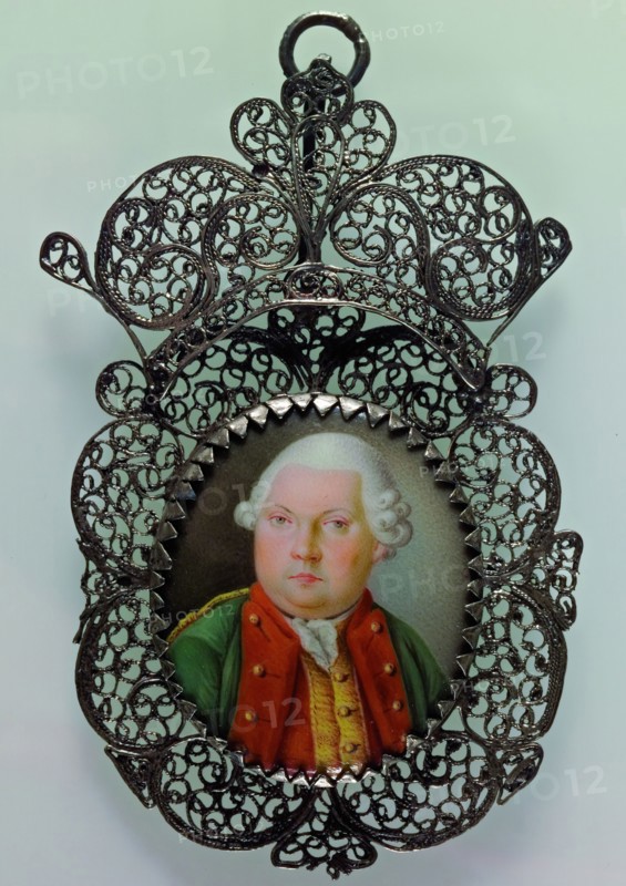 Portrait miniature William V in filigree medallion, portrait medallion miniature painting footage ceramics porcelain silver