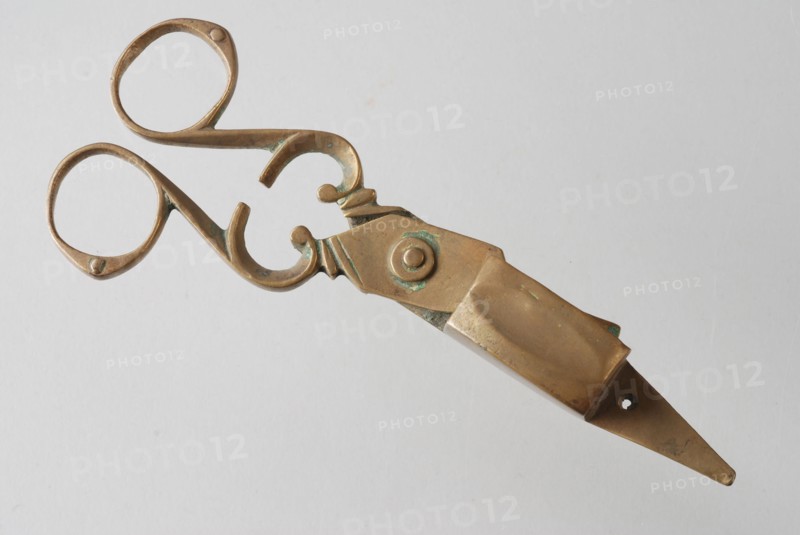 Copper candle or snout, candle cutter scissors tool kit brass copper metal, cast riveted Muzzle scissors or candle cutter Yellow