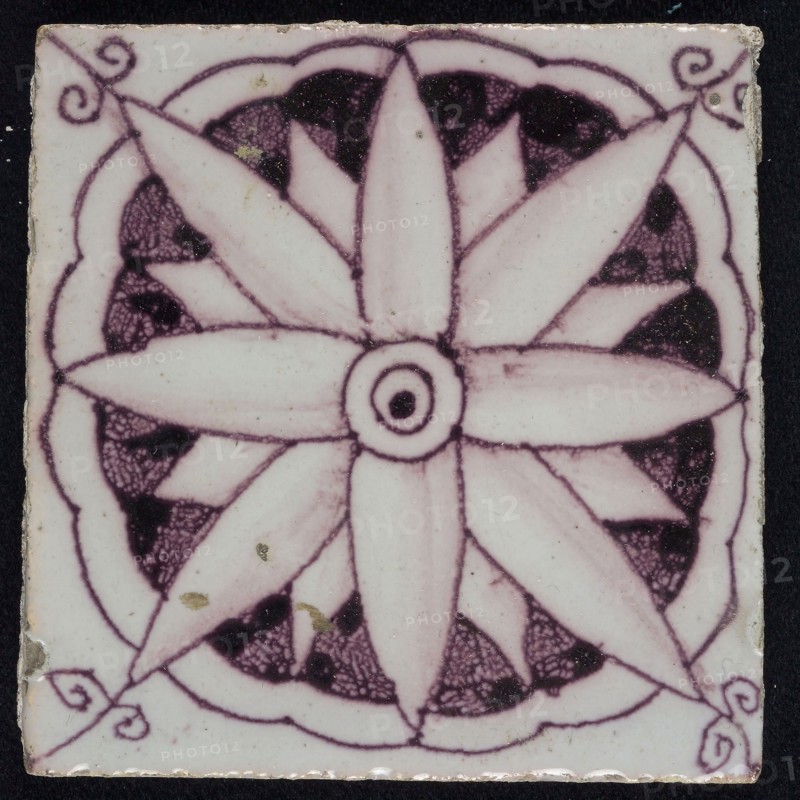 Square purple corner edge tile with central corner motif, star-shaped, border tile wall tile tile sculpture ceramic earthenware