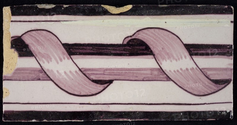 Rectangular purple border tile, surrounded decor, enclosed column, with dark purple parallel lines as edge decoration, yellow