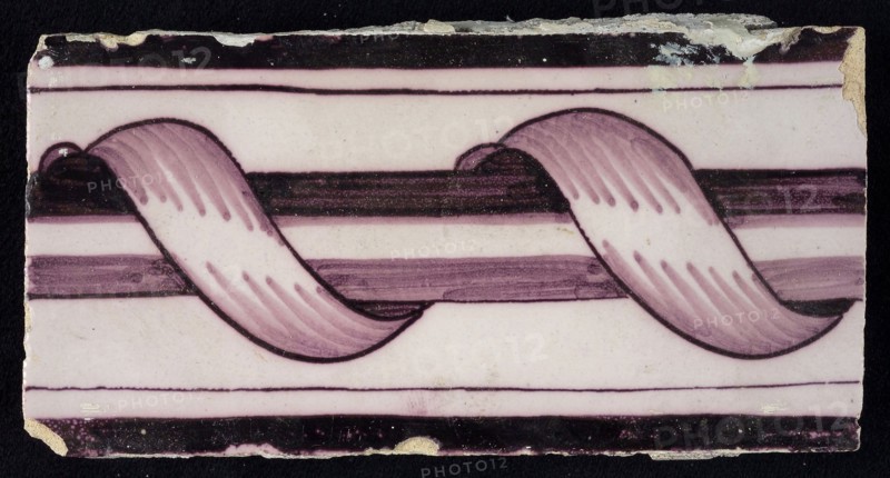 Rectangular purple border tile, surrounded decor, surrounded column, with dark purple parallel lines as border decoration