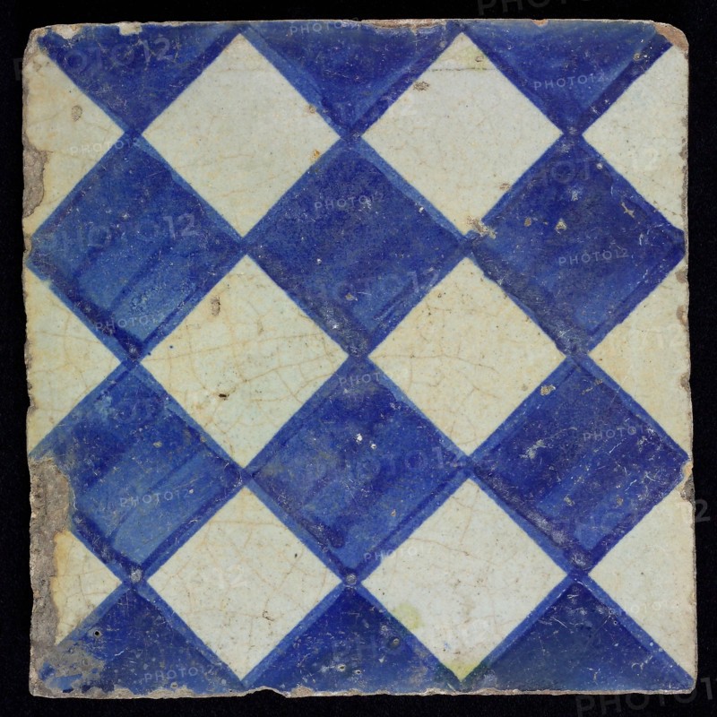 Ornament tile, blue on gray, with dark blue brushed check pattern, outline clearly seen, as checkerplate, small windows, floor