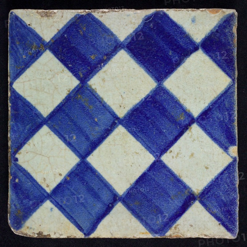 Ornament tile, blue on gray, with dark blue brushed diamond pattern as checkerplate, small windows, floor tile tile images