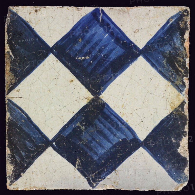 Ornament tile, dark blue on gray, with brushed check pattern, as checkerplate, large windows, floor tile tile sculpture ceramic