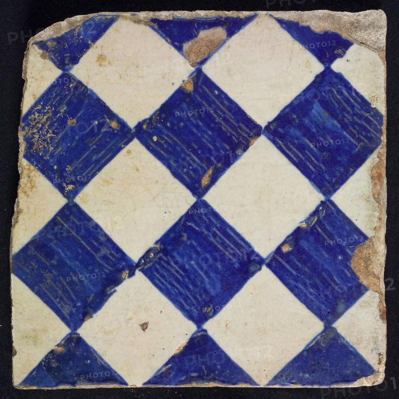 Ornament tile, checkerplate motif, small windows, floor tile tile images ceramic earthenware glaze, Blue on white with dark blue