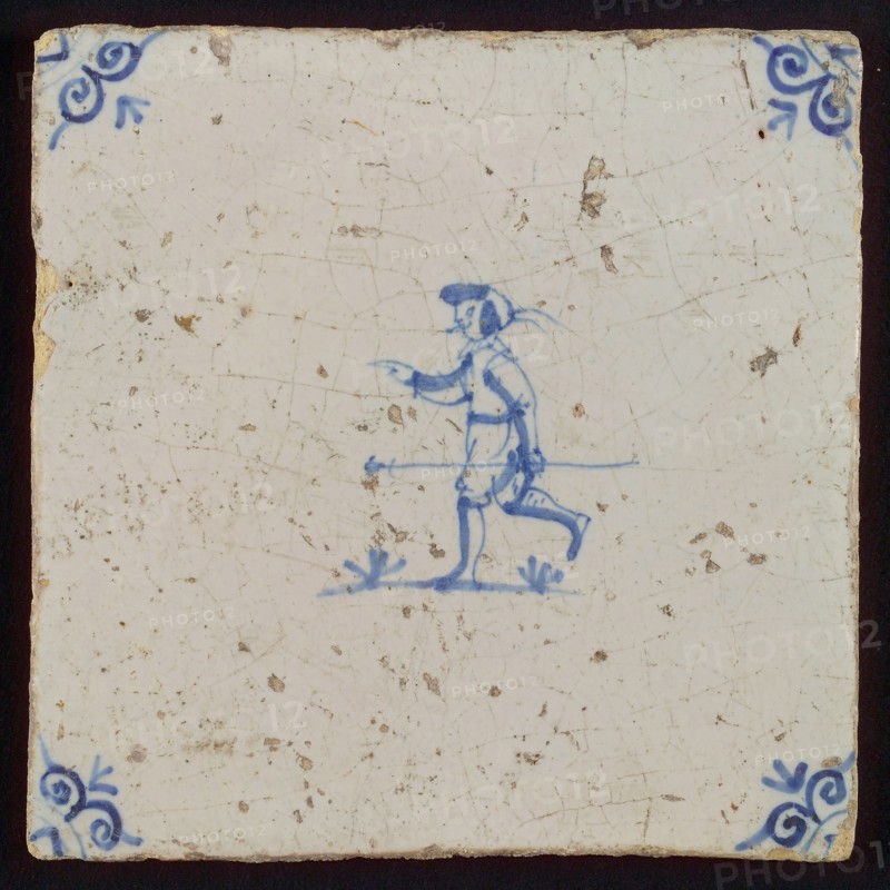 Figure tile, man with rake, Corner motif ox's head, wall tile tile sculpture ceramic earthenware glaze, baked 2x glazed painted