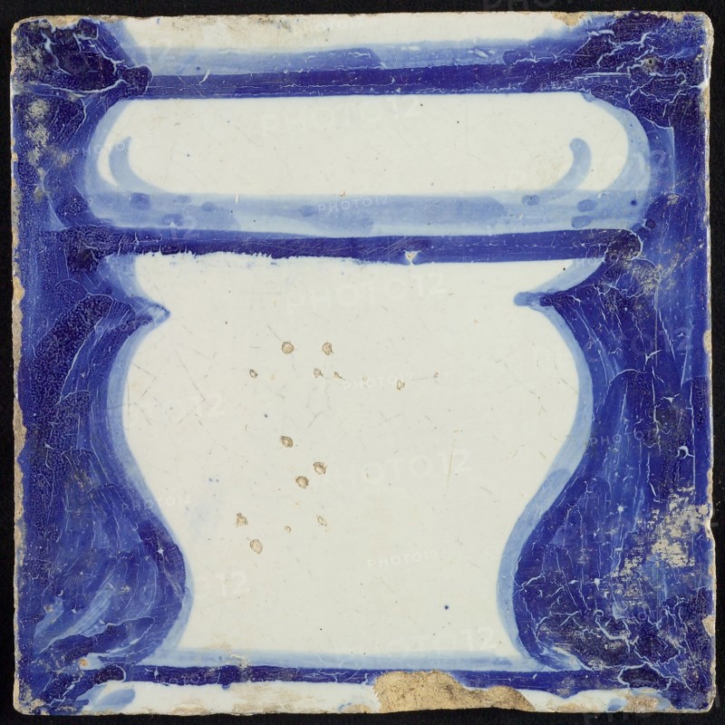 Tile of chimney pilaster, blue on white, part of column with basement in baluster shape, chimney pilaster tile pilaster footage