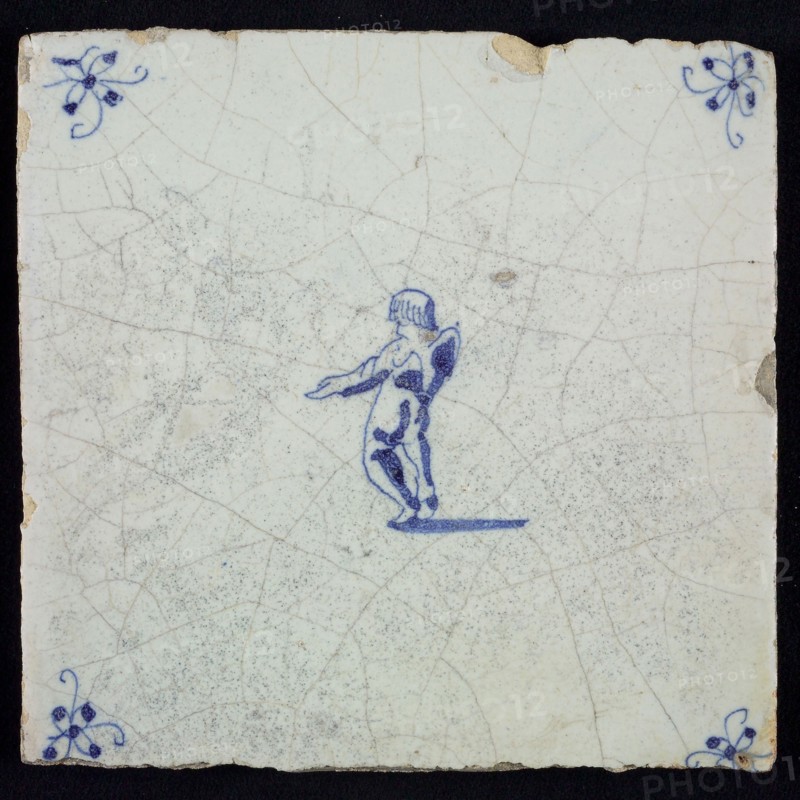 White tile with blue putto; corner motif spider, wall tile tile sculpture ceramic earthenware glaze, baked 2x glazed painted