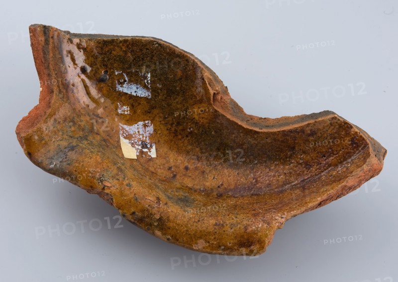 Fragment of pottery saucepan, misbaksel, saucepan pan holder kitchen utensils earthenware ceramics earthenware glaze lead glaze