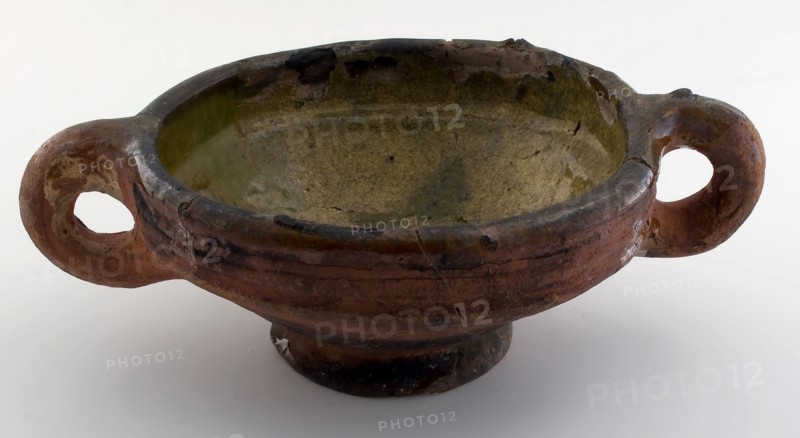 Earthenware pap bowl with two standing sausage ears, on stand, internal yellow glazed, papkom bowl crockery holder soil find