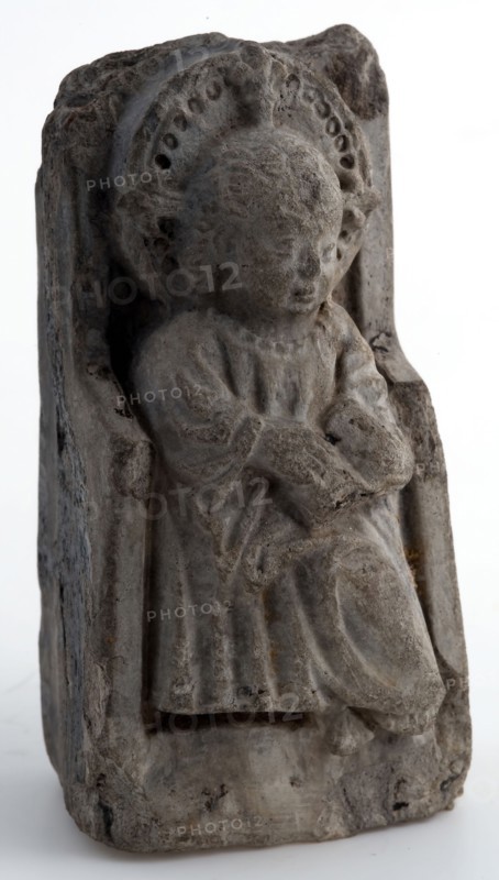 Image with Christ Child, reading in high chair, sculpture footage earth discovery ceramic earthenware pipe earth, in shape
