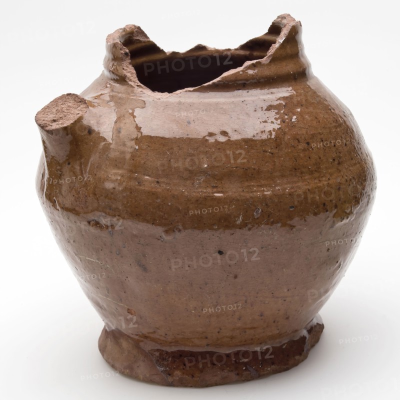 Pottery jug, red shard, fully glazed, on stand, water jug crockery holder soil find ceramic earthenware glaze lead glaze, ring