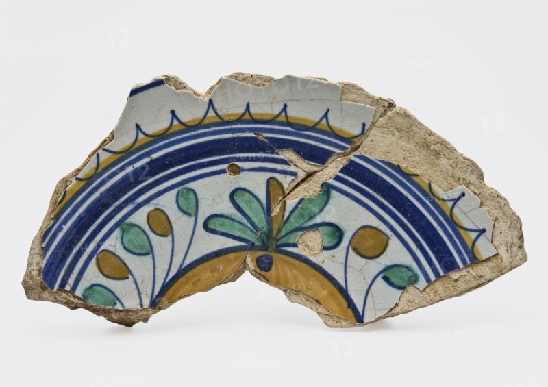 Glued fragment majolica dish, with orange apple in the mirror, dish plate crockery holder soil find ceramic earthenware glaze